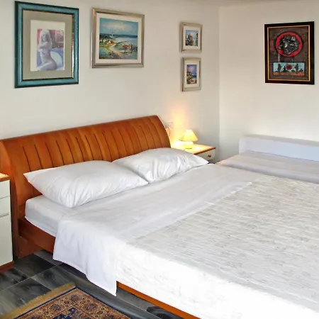 Haus Omni 115s